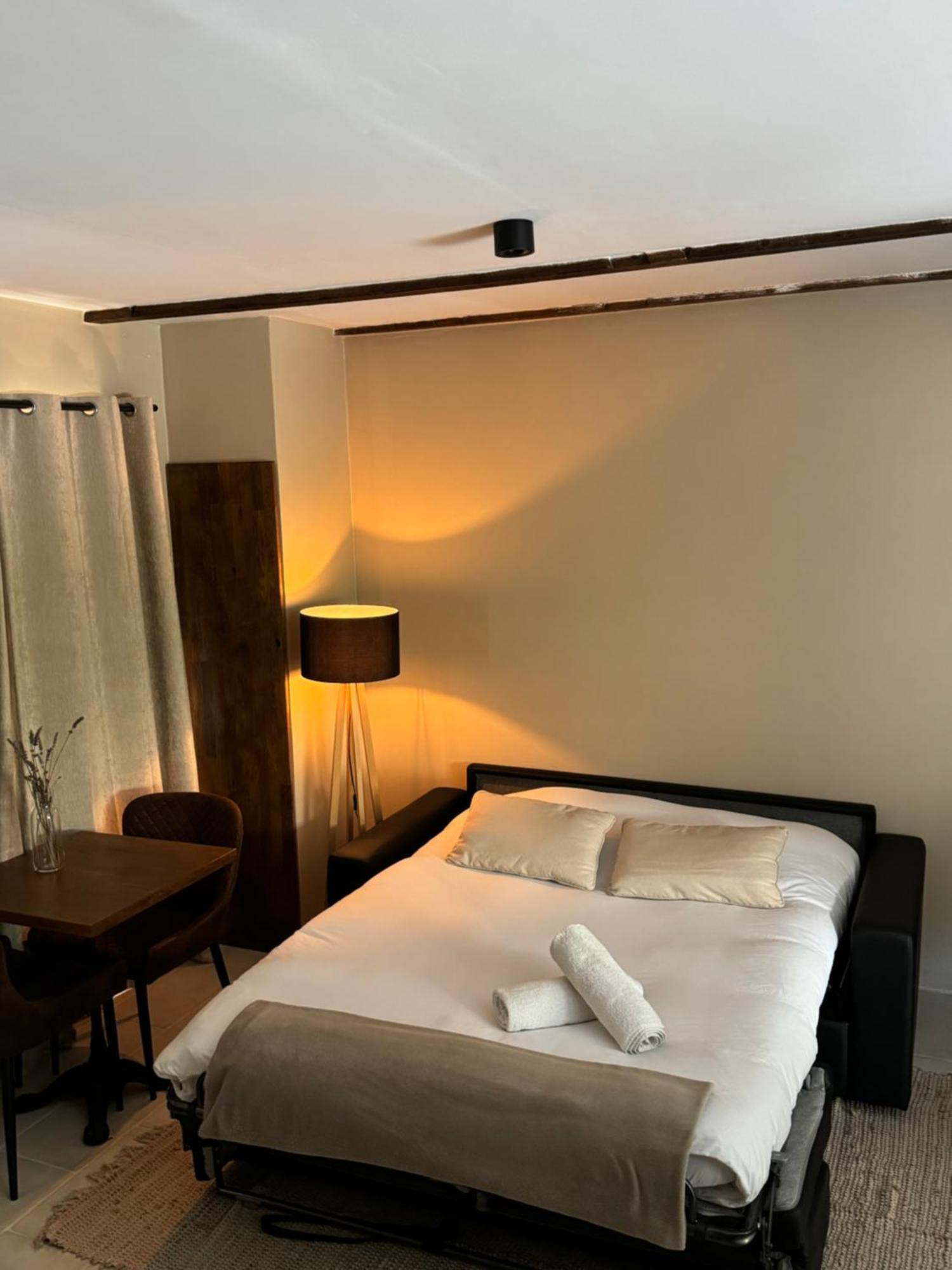 Maison Au Bord De L'Eau Les Roches Rochefort-sur-Nenon Extérieur photo