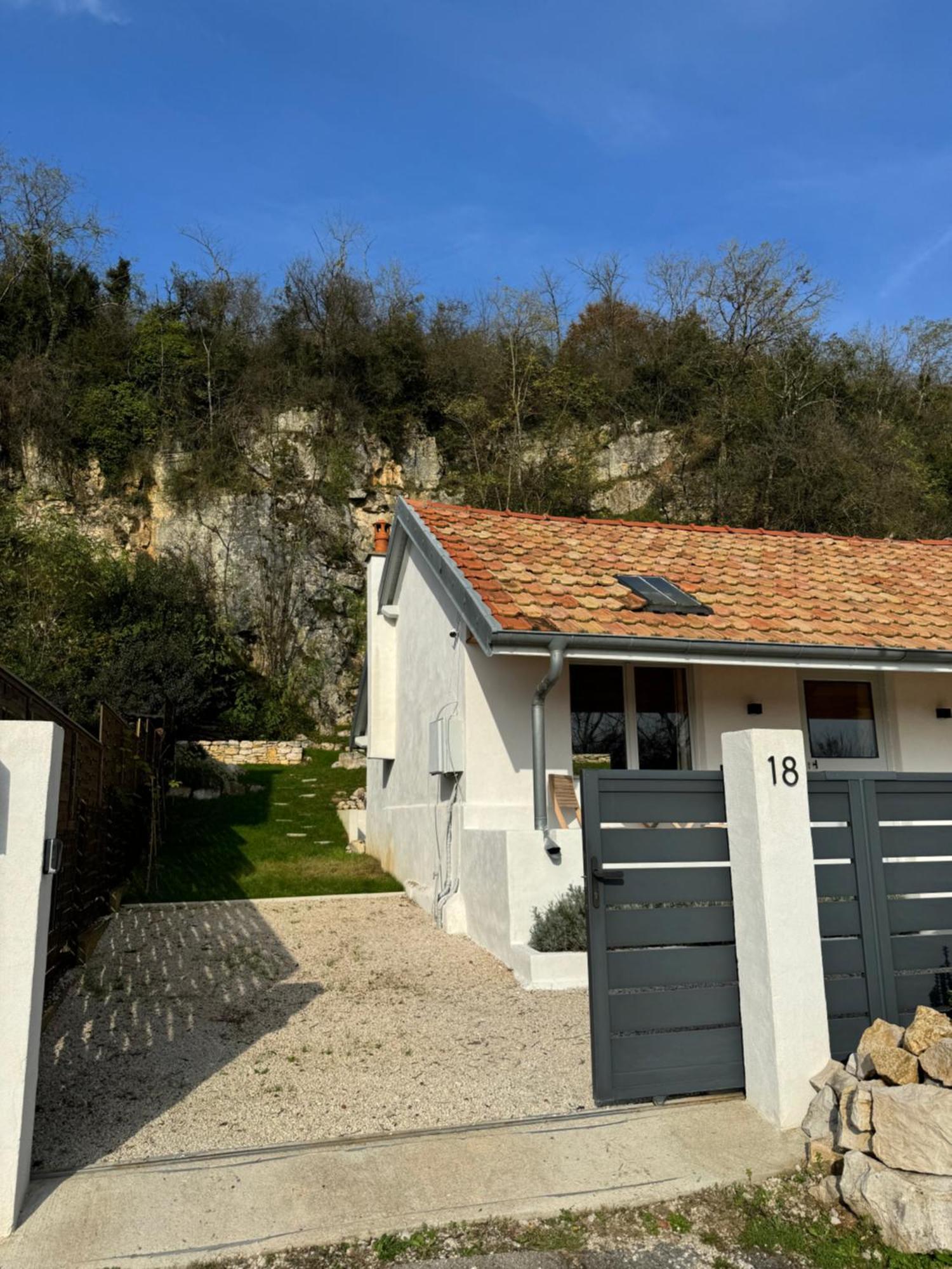Maison Au Bord De L'Eau Les Roches Rochefort-sur-Nenon Extérieur photo