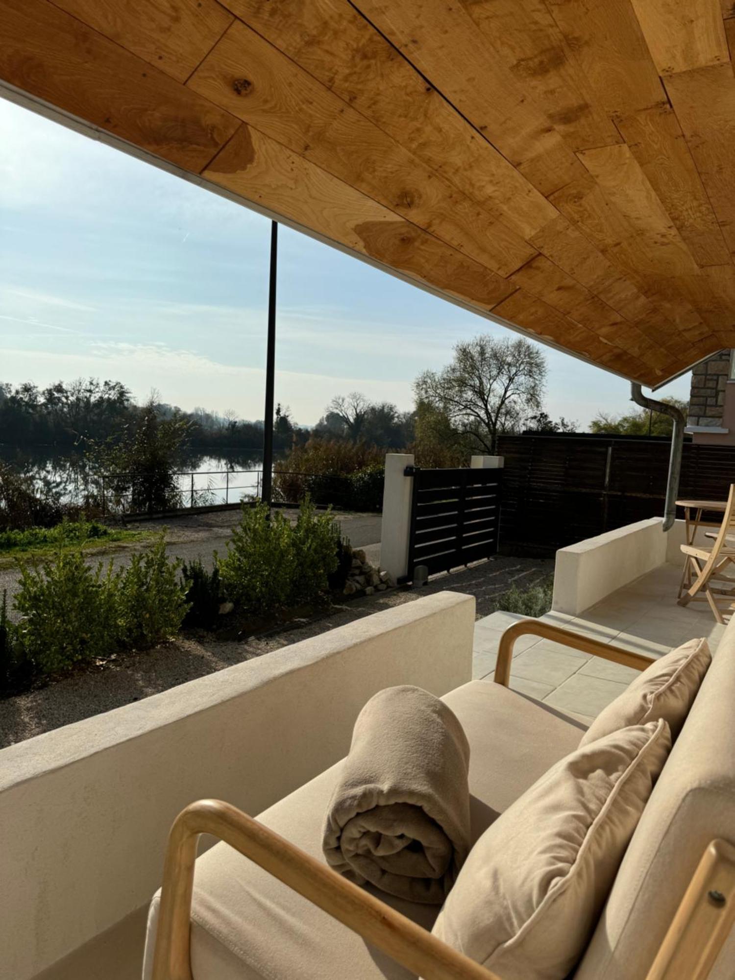Maison Au Bord De L'Eau Les Roches Rochefort-sur-Nenon Extérieur photo